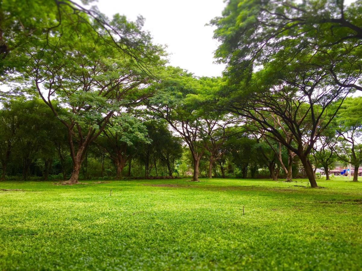 Si Maha Phot Tawa Ravadee Resort Prachinburi, A Member Of Worldhotels Distinctive מראה חיצוני תמונה