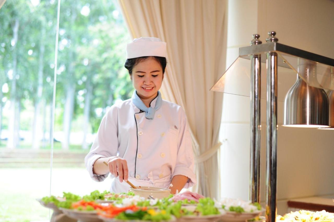 Si Maha Phot Tawa Ravadee Resort Prachinburi, A Member Of Worldhotels Distinctive מראה חיצוני תמונה